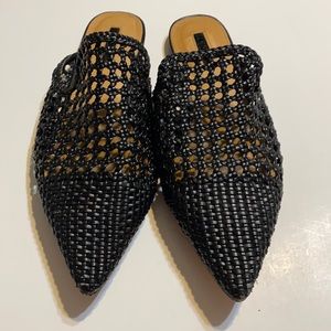 Topshop Black Wicker Basketweave Mules Sz 8